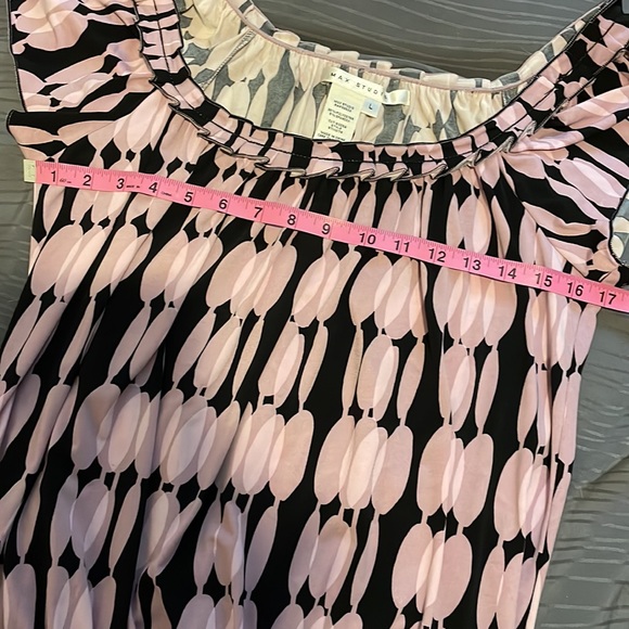 3/$18. 🌼Max Studio blouse size L - Picture 5 of 7